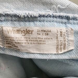 Vintage men's light blue Wrangler jeans